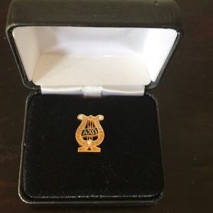 Axo pin